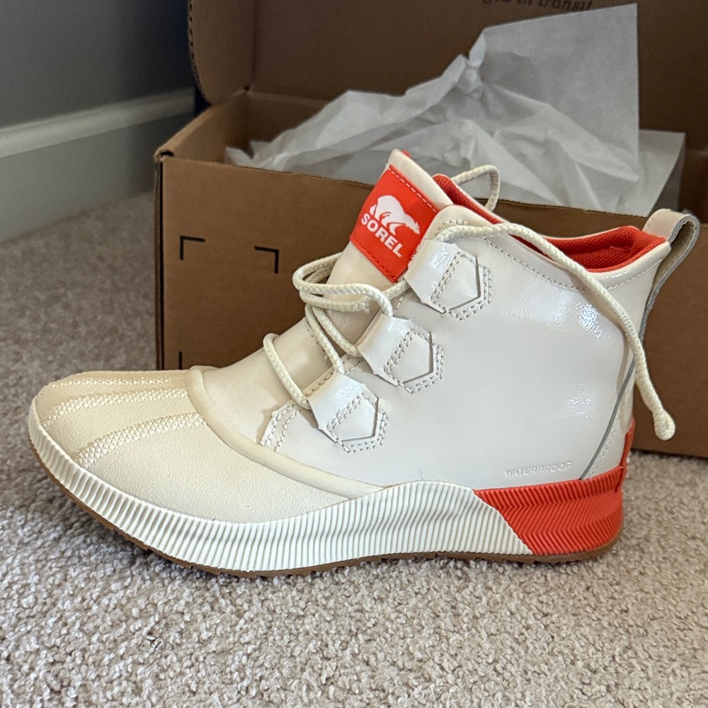 Sorel Women's Cream and Orange Winter Boots